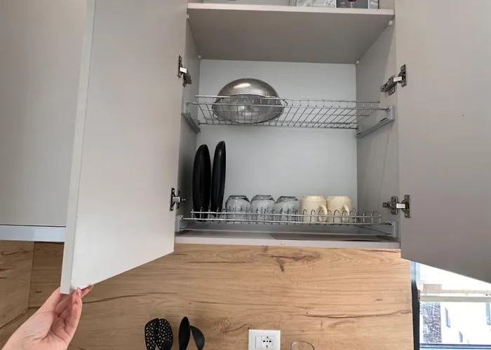 Matisse No26 - One Bedroom With Parking