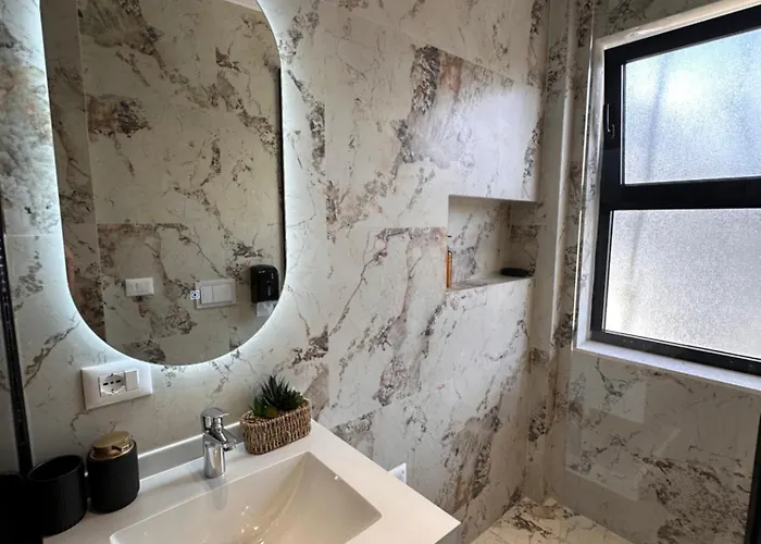 Matisse No26 - One Bedroom With Parking *