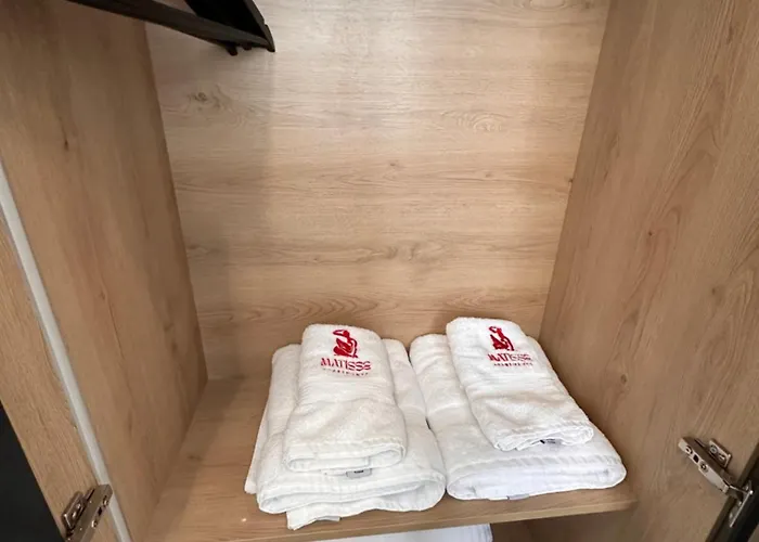 Matisse No26 - One Bedroom With Parking Apartament